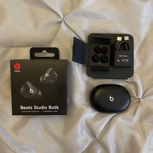 NWOT Black Beats by Dre Beats Studio Buds